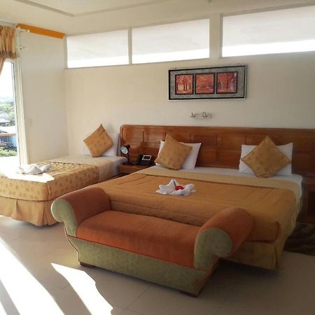 Hotel Dejavu ปูแอร์โตอาโยรา ภายนอก รูปภาพ