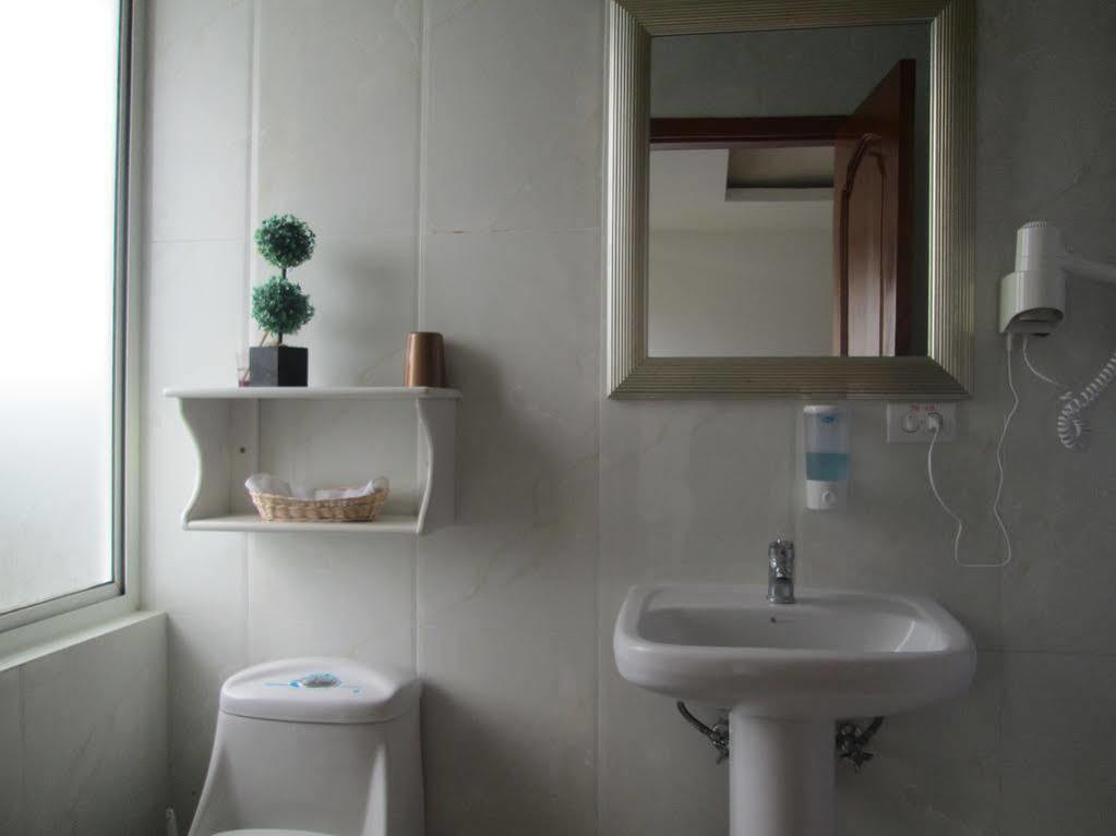 Hotel Dejavu ปูแอร์โตอาโยรา ภายนอก รูปภาพ