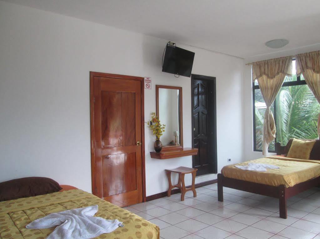 Hotel Dejavu ปูแอร์โตอาโยรา ภายนอก รูปภาพ