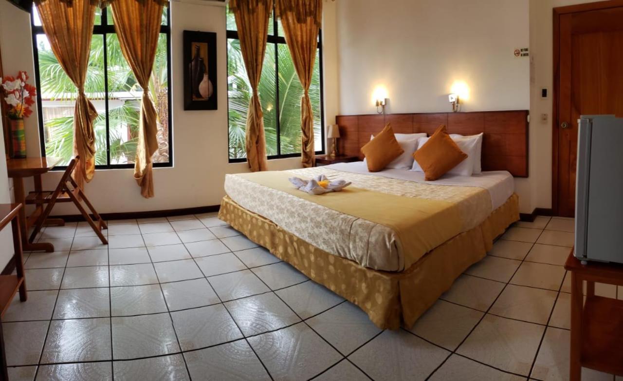 Hotel Dejavu ปูแอร์โตอาโยรา ภายนอก รูปภาพ